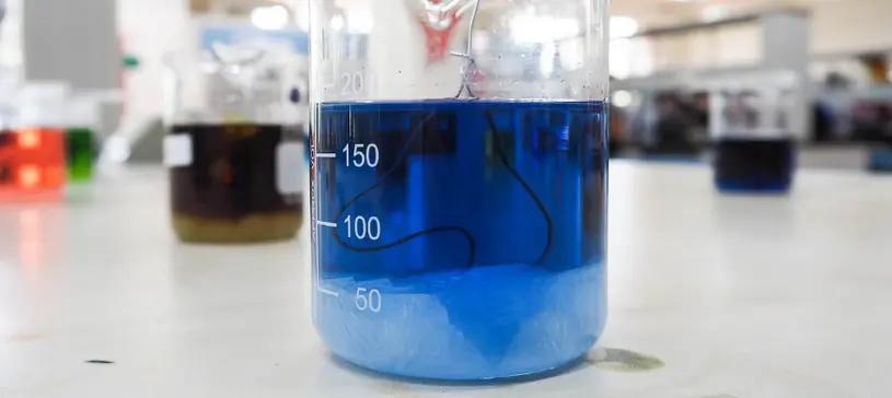 Alaun - Kristalle züchten Alaunkristall im Glas